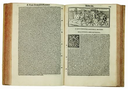  Livius Titus : Duobus libris auctus: cum L. Flori Epitome. Addito indice copioso et Leonardo Aretino de primo bello Punico.  Leonardo Bruni  (Arezzo, 1370 - Firenze, 1444), Lucius Annaeus Florus, Lucas Panaetius, Andrea Zoan  (attivo a Mantova attorno al 1475,  - e a Milano fin verso il 1520, )  - Asta Libri, Grafica - Libreria Antiquaria Gonnelli - Casa d'Aste - Gonnelli Casa d'Aste