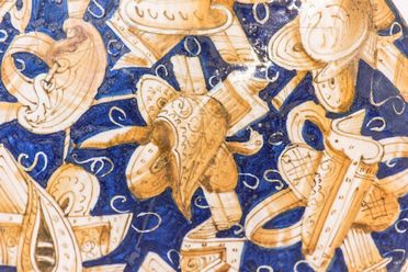 Piatto con festoni di armi.  - Asta Grafica, Dipinti ed Oggetti d'Arte dal XV al XX secolo - Libreria Antiquaria Gonnelli - Casa d'Aste - Gonnelli Casa d'Aste