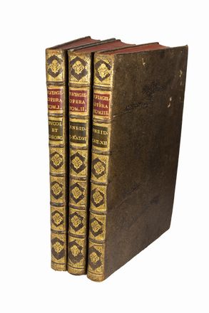  Vergilius Maro Publius : Bucolica, Georgica, & Aeneis ex cod. mediceo-laurentiano descripta ab Antonio Ambrogi  [...]. Tomus primus (-tertium).  Antonio Maria Ambrogi, Pietro Santi Bartoli  (Perugia, 1635 - Roma, 1700), Marco Gregorio Carloni  (Roma, 1742 - 1796), Francesco Barbazza  - Asta Libri, manoscritti e autografi - Libreria Antiquaria Gonnelli - Casa d'Aste - Gonnelli Casa d'Aste