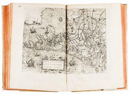  Guicciardini Lodovico : Descrittione di tutti i Paesi Bassi, altrimenti detti Germania Inferiore. Con tutte le carte di Geographia del paese, & col ritratto naturale di molte terre principali [...] Riveduta di nuovo, & ampliata... Geografia e viaggi, Cartografia, Figurato, Geografia e viaggi, Collezionismo e Bibliografia  Abraham De Bruyn  (Anversa,  - Colonia, 1587), Crispin (van den) Broeck  (1530)  - Auction Books, Manuscripts & Autographs - Libreria Antiquaria Gonnelli - Casa d'Aste - Gonnelli Casa d'Aste