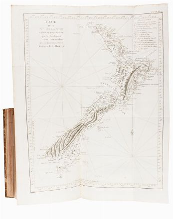  Cook James : Cartes et figures des voyages [?] pour faire des découvertes dans l?Hémisphère Méridional et successivement exécutés par le Commodore Byron, le Capitaine Carteret, le Capitaine Wallis & le Capitaine Cook...  - Asta Libri, Manoscritti e Autografi - Libreria Antiquaria Gonnelli - Casa d'Aste - Gonnelli Casa d'Aste