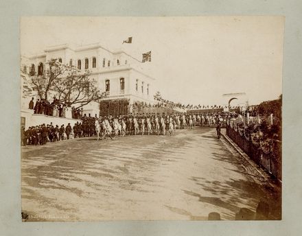 2 fotografie all'albumina che ritraggono il 'Palazzo Imperiale di Yildiz ? Moschea di Mamidié' e 'Palazzo Imperiale di Yildiz Rivista del Salamlik'.  - Asta Libri, Manoscritti e Autografi - Libreria Antiquaria Gonnelli - Casa d'Aste - Gonnelli Casa d'Aste