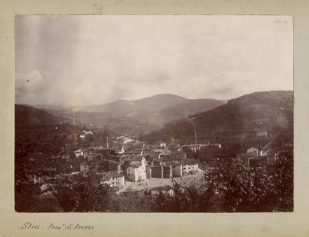 Album che raccoglie 24 fotografie all'albumina di La Spezia e delle navi nel suo Golfo, di Napoli e di Stia (Arezzo).  - Asta Grafica & Libri - Libreria Antiquaria Gonnelli - Casa d'Aste - Gonnelli Casa d'Aste