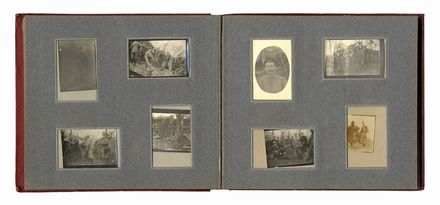  Geografia e viaggi : 2 album fotografici contenenti circa 190 fotografie appartenuti al soldato 