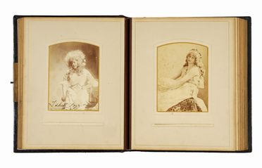  Teatro, Musica, Teatro, Spettacolo : Collection of 32 albumins depicting American actresses Mary Anderson and Marie Halton in various costumes.  - Auction Graphics & Books - Libreria Antiquaria Gonnelli - Casa d'Aste - Gonnelli Casa d'Aste
