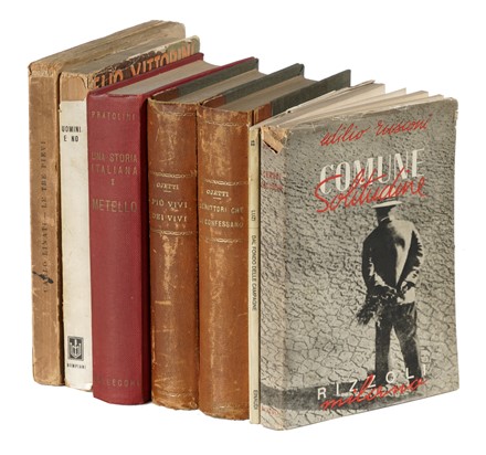 Lotto di 7 opere di letteratura italiana. Letteratura italiana, Letteratura  Ugo Ojetti  (1871 - 1946), Vasco Pratolini  (Firenze, 1913 - Roma, 1991), Mario Luzi, Elio Vittorini  (Siracusa, 1908 - Milano, 1966), Carlo Linati  - Auction Libri, autografi e manoscritti [ASTA A TEMPO] - Libreria Antiquaria Gonnelli - Casa d'Aste - Gonnelli Casa d'Aste