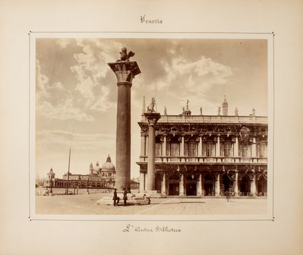 13 grandi stampe all'albumina raffiguranti vedute di Venezia, opera del fotografo  [..]