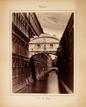13 grandi stampe all'albumina raffiguranti vedute di Venezia, opera del fotografo  [..]