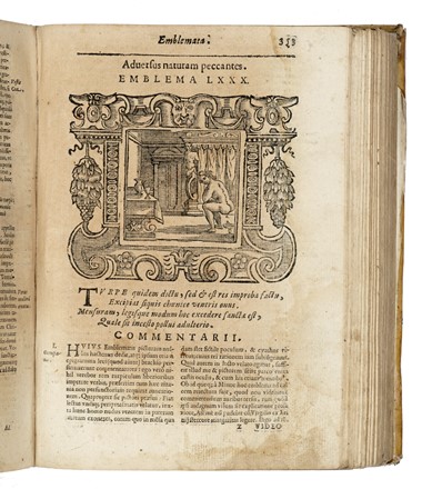  Alciati Andrea : Emblemata cum commentariis Claudii Minois I.C. Francisci Sanctii Brocensis, & notis Laurentii Pignorii... Figurato, Collezionismo e Bibliografia  Claude Mignault  ( - 1606), Lorenzo Pignoria, Francisco Sanchez de las Brozas  (1523 - 1600)  - Auction Books, autographs & manuscripts - Libreria Antiquaria Gonnelli - Casa d'Aste - Gonnelli Casa d'Aste