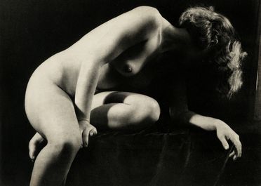  Brassaï [pseud. di Dodgson Charles Lutwidge] [e altri] : Etudes de Nus. 24 photographies...  [..]