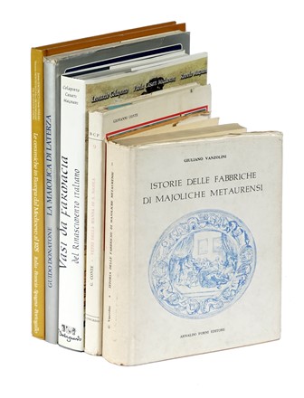 Lotto composto di 32 opere su ceramica e vetro.  Albert Jacquemart, Joseph Marryat, Edouard Garnier, George Ashdown Audsley  - Asta Libri a stampa dal XVI al XX secolo [ASTA A TEMPO - PARTE II] - Libreria Antiquaria Gonnelli - Casa d'Aste - Gonnelli Casa d'Aste