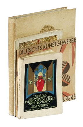 Lotto di 4 cataloghi della Mostra Internazionale delle Arti Decorative di Monza.  Guido Marangoni  - Asta Autografi e manoscritti, Futurismo, libri del Novecento e libri d'artista [Parte I] - Libreria Antiquaria Gonnelli - Casa d'Aste - Gonnelli Casa d'Aste