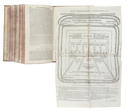  Dempster Thomas : Antiquitatum Romanarum corpus absolutissimum, in quo praeter ea quae Ioannes Rosinus delineaverat...  - Asta Libri a stampa dal XV al XIX secolo [Parte II] - Libreria Antiquaria Gonnelli - Casa d'Aste - Gonnelli Casa d'Aste