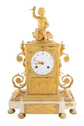 Orologio da tavolo in bronzo dorato con Cupido.  - Asta Dalla collezione di Tammaro De Marinis (ed eredi). Oggettistica di pregio e lifestyle. - Libreria Antiquaria Gonnelli - Casa d'Aste - Gonnelli Casa d'Aste