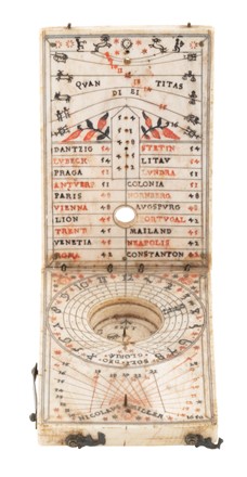  Nicolaus Miller  (Nuremberg,  - 1661) : Orologio solare portatile in avorio firmato.  - Asta Dalla collezione di Tammaro De Marinis (ed eredi). Monete e medaglie. - Libreria Antiquaria Gonnelli - Casa d'Aste - Gonnelli Casa d'Aste