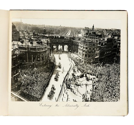  Storia, Storia, Diritto e Politica : Album di fotografie del Giubileo di re Giorgio V d'Inghilterra.  - Auction Books, Autographs and Manuscripts - Libreria Antiquaria Gonnelli - Casa d'Aste - Gonnelli Casa d'Aste
