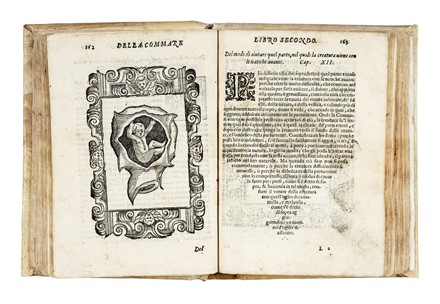  Mercurio Girolamo : La commare o riccoglitrice [...] divisa in tre libri ristampata correta et accresciuta dall'istesso autore... Figurato  - Auction Books, Autographs and Manuscripts - Libreria Antiquaria Gonnelli - Casa d'Aste - Gonnelli Casa d'Aste