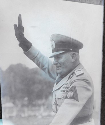  Benito Mussolini : Negativi originali di Benito Mussolini su vetro realizzati dal fotografo Mario Agosto.  - Auction Books, Autographs and Manuscripts - Libreria Antiquaria Gonnelli - Casa d'Aste - Gonnelli Casa d'Aste