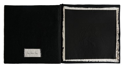  Longo Anna Laura : VolumetricOscuro (Grande libro dei nascondimenti). Libro d'Artista, Collezionismo e Bibliografia  - Auction Books, Autographs and Manuscripts - Libreria Antiquaria Gonnelli - Casa d'Aste - Gonnelli Casa d'Aste