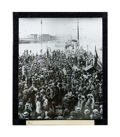  Gabriele D'Annunzio : 74 lastre in vetro relative all'occupazione della citt� di Fiume.  - Auction Books, Autographs and Manuscripts - Libreria Antiquaria Gonnelli - Casa d'Aste - Gonnelli Casa d'Aste