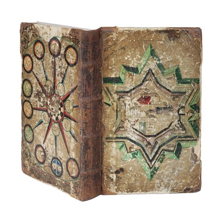 Scatola a forma di libro. Legatura, Feste - Folklore - Giochi - Sport, Collezionismo e Bibliografia  - Auction Books, Autographs and Manuscripts - Libreria Antiquaria Gonnelli - Casa d'Aste - Gonnelli Casa d'Aste