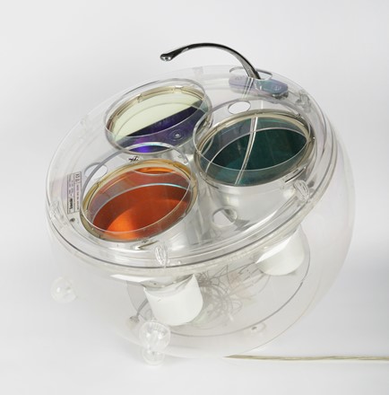  Carlotta De Bevilacqua  (Milano, 1957) : Lampada Yang - Artemide.  - Auction Old Masters, Modern and Contemporary Art - Libreria Antiquaria Gonnelli - Casa d'Aste - Gonnelli Casa d'Aste