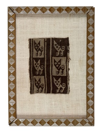 Frammento verosimilmente Chancay / Danza balinese Barong dipinta su tessuto / Frammento su seta.  - Asta Asta di beneficenza. Dalla collezione di Franco Lucini. - Libreria Antiquaria Gonnelli - Casa d'Aste - Gonnelli Casa d'Aste
