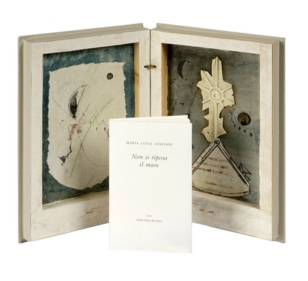  Spaziani Maria Luisa : Non si riposa il mare. Libro d'Artista, Arte, Mardersteig, Bodoni, Collezionismo e Bibliografia, Collezionismo e Bibliografia, Collezionismo e Bibliografia  Gabriella Benedini  - Auction Books, Autographs and Manuscripts - Libreria Antiquaria Gonnelli - Casa d'Aste - Gonnelli Casa d'Aste