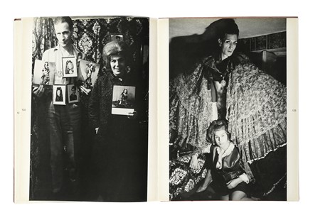  Lisetta Carmi : I travestiti. Fotografia, Arte, Libro d'Artista, Sociologia, Arte, Collezionismo e Bibliografia, Economia, Sociologia  - Auction Books, Autographs and Manuscripts - Libreria Antiquaria Gonnelli - Casa d'Aste - Gonnelli Casa d'Aste