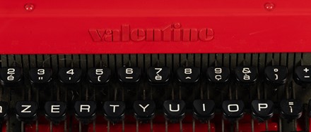  Ettore Sottsass  (Innsbruck, 1917 - Milano, 2007) : Macchina da scrivere Valentine per Olivetti.  - Asta Arte Antica, Moderna e Contemporanea [parte II] - Libreria Antiquaria Gonnelli - Casa d'Aste - Gonnelli Casa d'Aste