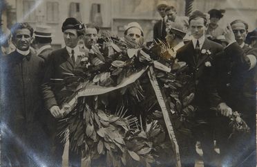 Album di fotografie del Circolo FUCI (Federazione universitaria cattolica italiana) Augusto Conti di Firenze del 1921.  - Asta Stampe e Disegni - Libreria Antiquaria Gonnelli - Casa d'Aste - Gonnelli Casa d'Aste