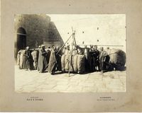 Raccolta di 5 fotografie raffiguranti oleifici di Tripoli e attività di lavoro di Alessandria.
