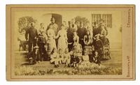 Raccolta di 39 fotografie, molte all'albumina, raffiguranti i Romanov: Nicola II, la moglie Alexandra e i figli della coppia, Alessandro III e la moglie Maria e altri esponenti della famiglia imperiale