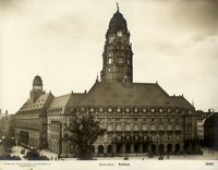 Album contenente 12 fotografie della citt di Dresda.