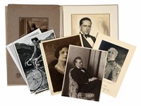 Raccolta di 9 fotografie di vari personaggi con dediche e firme autografe.
