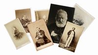 La raccolta contiene 5 albumine che raffigurano Dumas Alexandre (padre), Victor Hugo, Charles Dickens e George Sand.