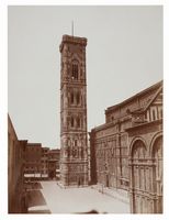 Firenze. Veduta laterale del Duomo con il Campanile di Giotto.
