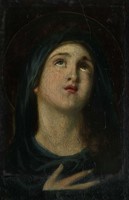 La Vergine Maria con lo sguardo in alto.