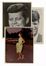 Raccolta di 20 ritratti fotografici in bianco e nero e a colori di John e Bob Kennedy, Jacqueline Kennedy,  Ethel e Kathleen, Rose Kennedy, Edward Kennedy, ma anche Aristotele Onassis, Truman Capote, Lee Radziwill ecc  - Asta Libri & Grafica - Libreria Antiquaria Gonnelli - Casa d'Aste - Gonnelli Casa d'Aste