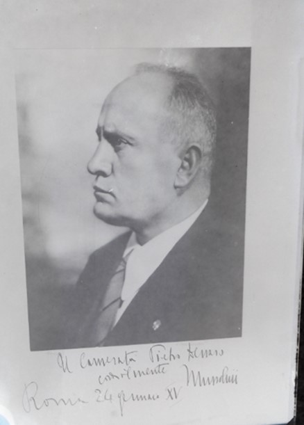 Negativi originali di Benito Mussolini su vetro realizzati dal fotografo Mario Agosto.