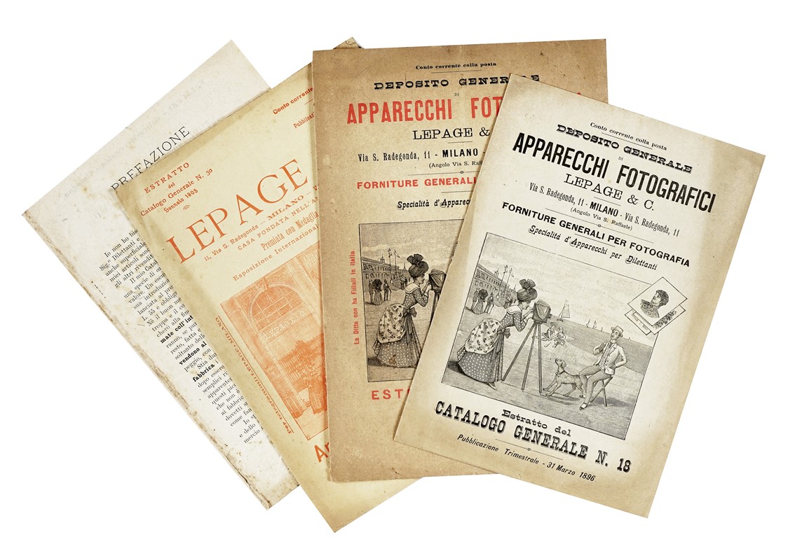 Raccolta di 43 opuscoli pubblicitari relativi a mezzi di trasporto, luoghi di villeggiatura, nego...