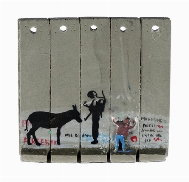  Banksy  (Bristol, 1974) : The Walled Off Hotel. Palestine is... Five-part souvenir wall section.  - Asta Arte Moderna e Contemporanea [ASTA A TEMPO - PARTE II] - Libreria Antiquaria Gonnelli - Casa d'Aste - Gonnelli Casa d'Aste