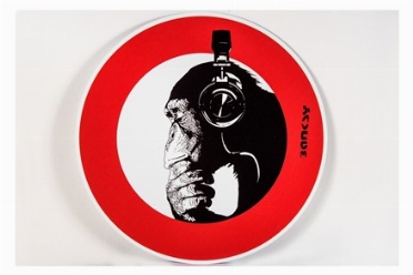  Banksy  (Bristol, 1974) : Roadsign with Monkey with headphones.  - Asta Arte Moderna e Contemporanea [Parte II] - Libreria Antiquaria Gonnelli - Casa d'Aste - Gonnelli Casa d'Aste
