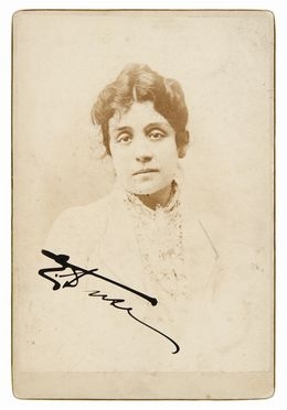  Eleonora Duse  (1858 - 1924) : Ritratto con firma autografa.  - Auction BOOKS, MANUSCRIPTS AND AUTOGRAPHS - Libreria Antiquaria Gonnelli - Casa d'Aste - Gonnelli Casa d'Aste