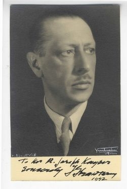 Stravinskij Igor' Fdorovic : Cartolina postale non viaggiata con ritratto del compositore e dedica autografa.  - Asta LIBRI, MANOSCRITTI, STAMPE E DISEGNI - Libreria Antiquaria Gonnelli - Casa d'Aste - Gonnelli Casa d'Aste