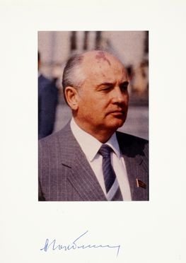  Gorbaciov Mikhail : Ritratto fotografico con firma autografa.  - Asta Libri, manoscritti e riviste [ASTA A TEMPO] - Libreria Antiquaria Gonnelli - Casa d'Aste - Gonnelli Casa d'Aste