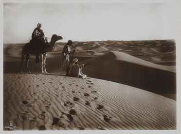  Lehnert & Landrock  (attivi a Tunisi, ) : Veduta del deserto tunisino.  - Auction Fotografie storiche - Libreria Antiquaria Gonnelli - Casa d'Aste - Gonnelli Casa d'Aste