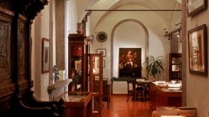 the previous historical workplace in via Ricasoli close to Piazza Duomo